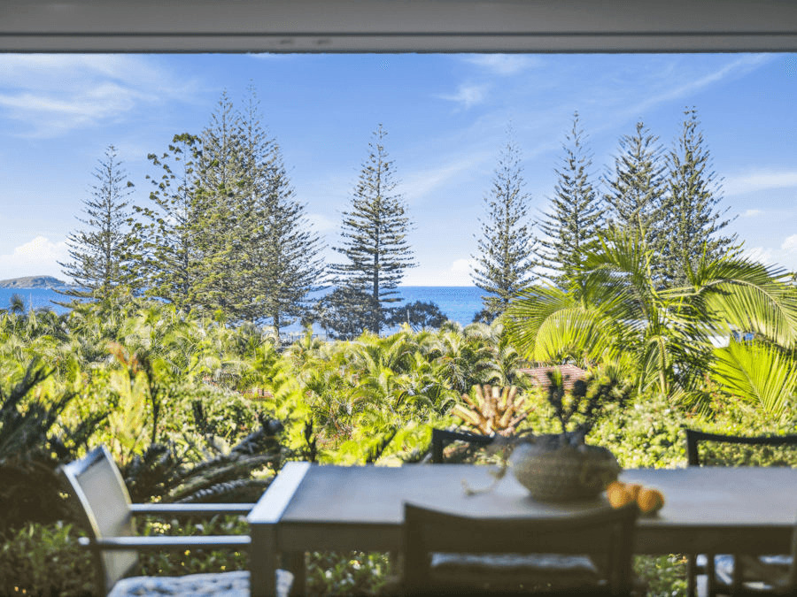 5/8 Solitary Island Way, SAPPHIRE BEACH, NSW 2450