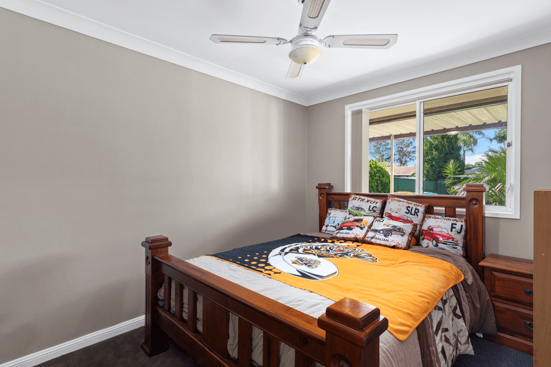 9 Summer Hill Place, St Clair, NSW 2759