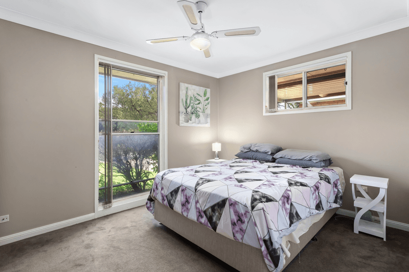9 Summer Hill Place, St Clair, NSW 2759