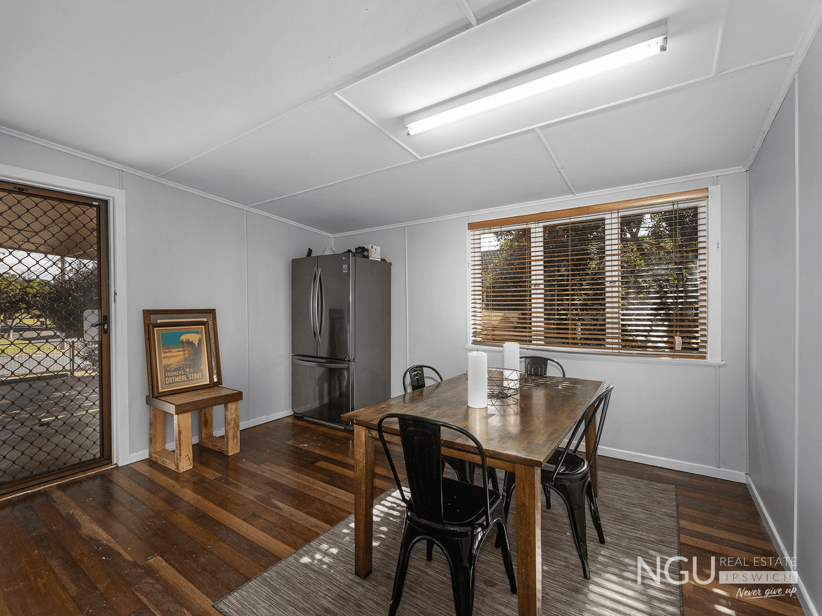 25 Larsen Street, Leichhardt, QLD 4305