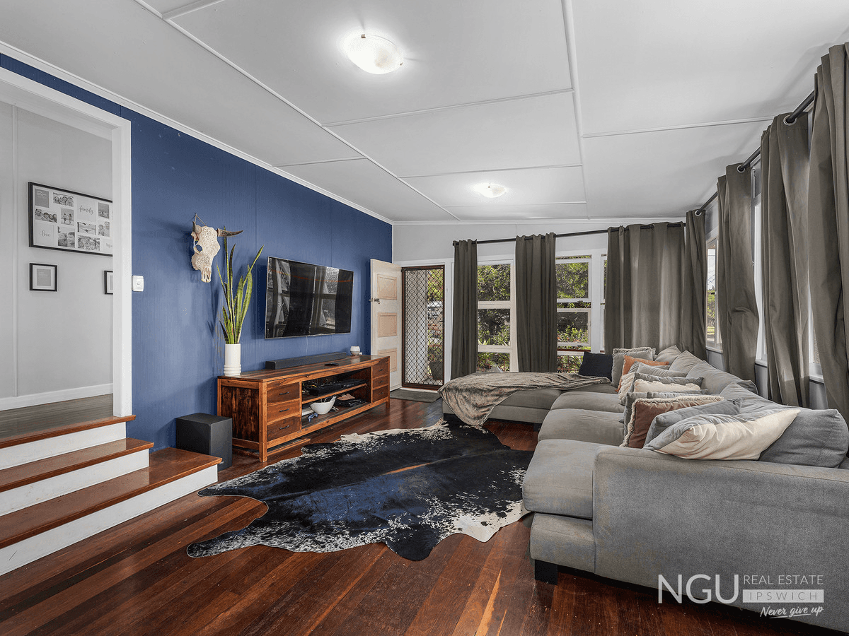 25 Larsen Street, Leichhardt, QLD 4305