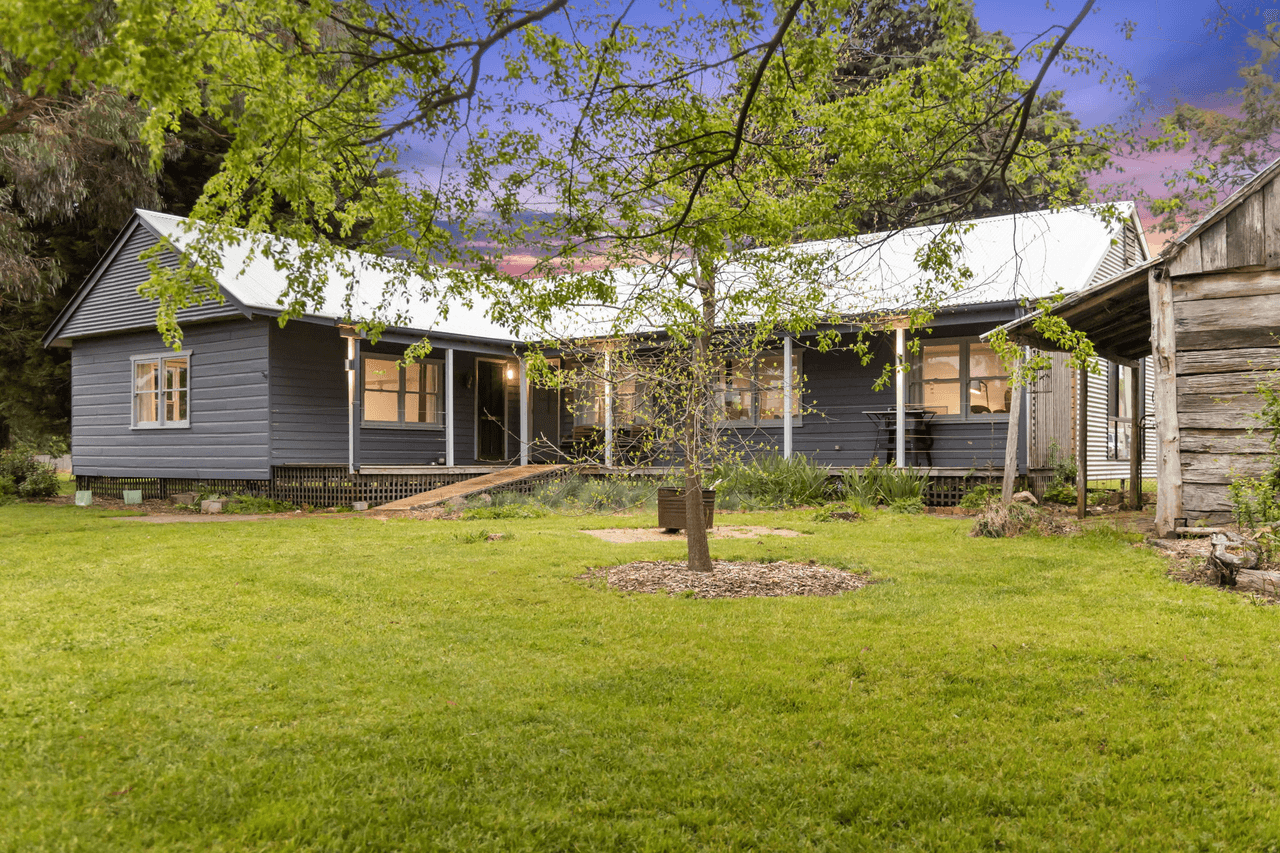 16 Carrington Street, CROOKWELL, NSW 2583