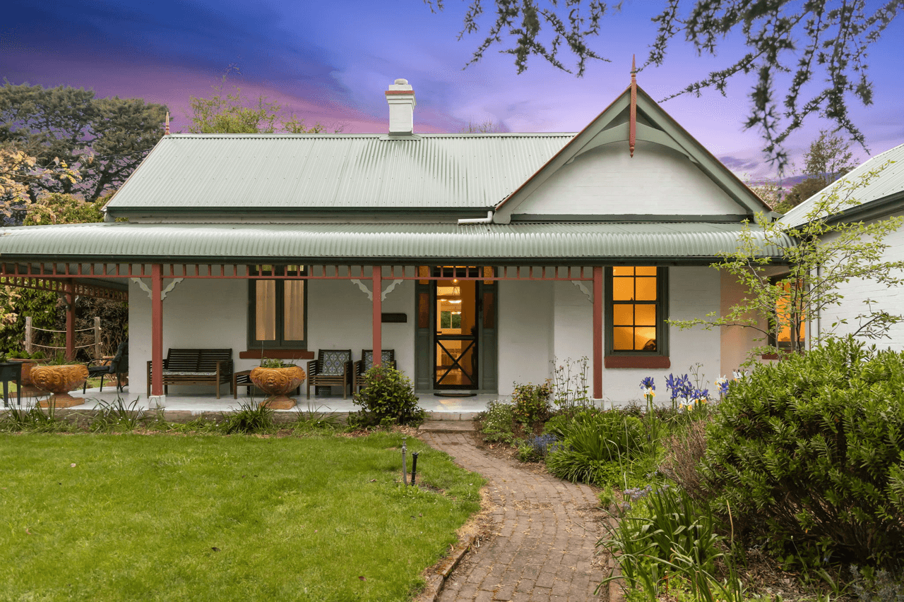 16 Carrington Street, CROOKWELL, NSW 2583