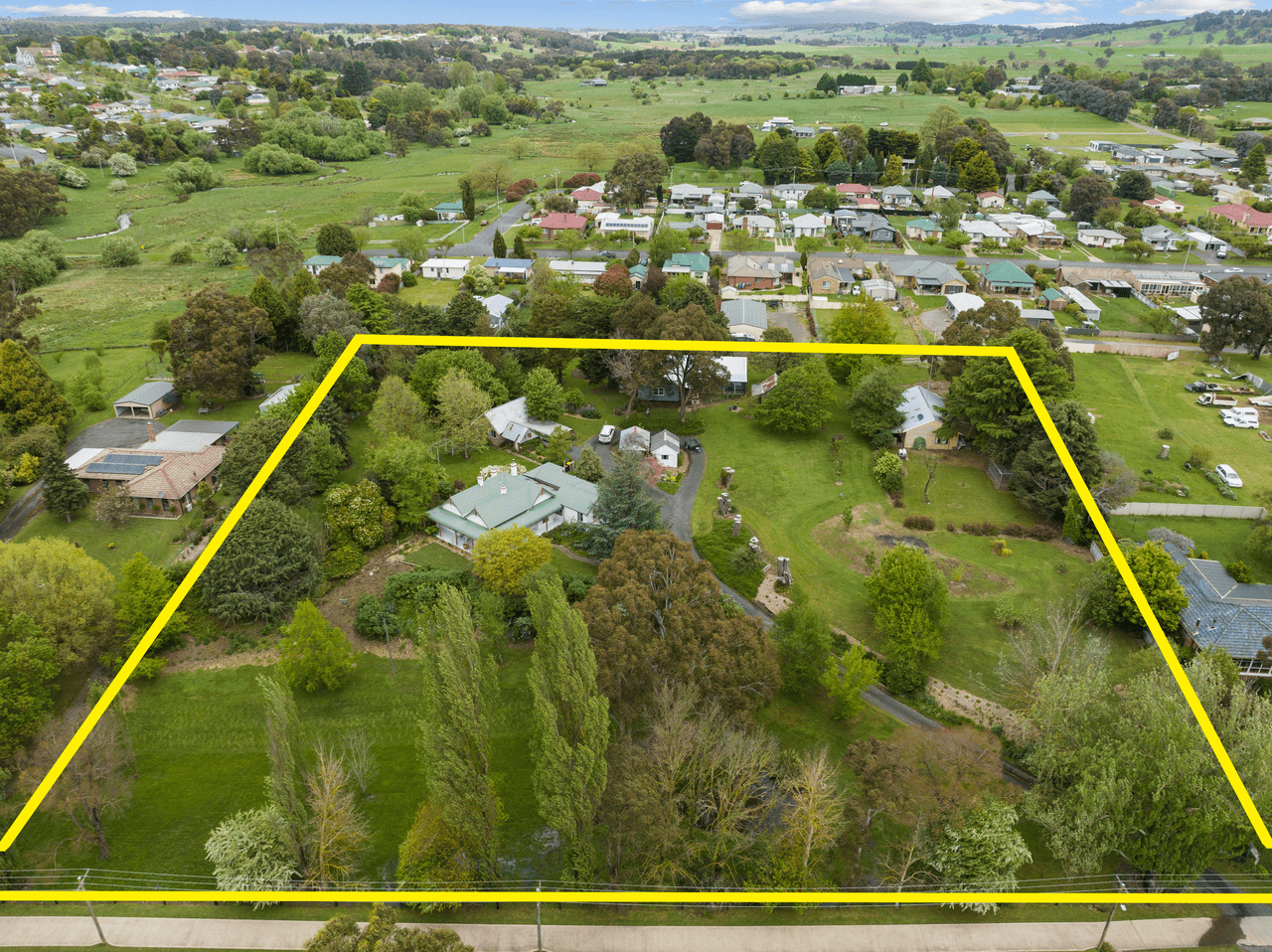 16 Carrington Street, CROOKWELL, NSW 2583