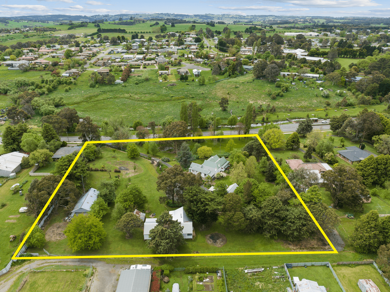 16 Carrington Street, CROOKWELL, NSW 2583