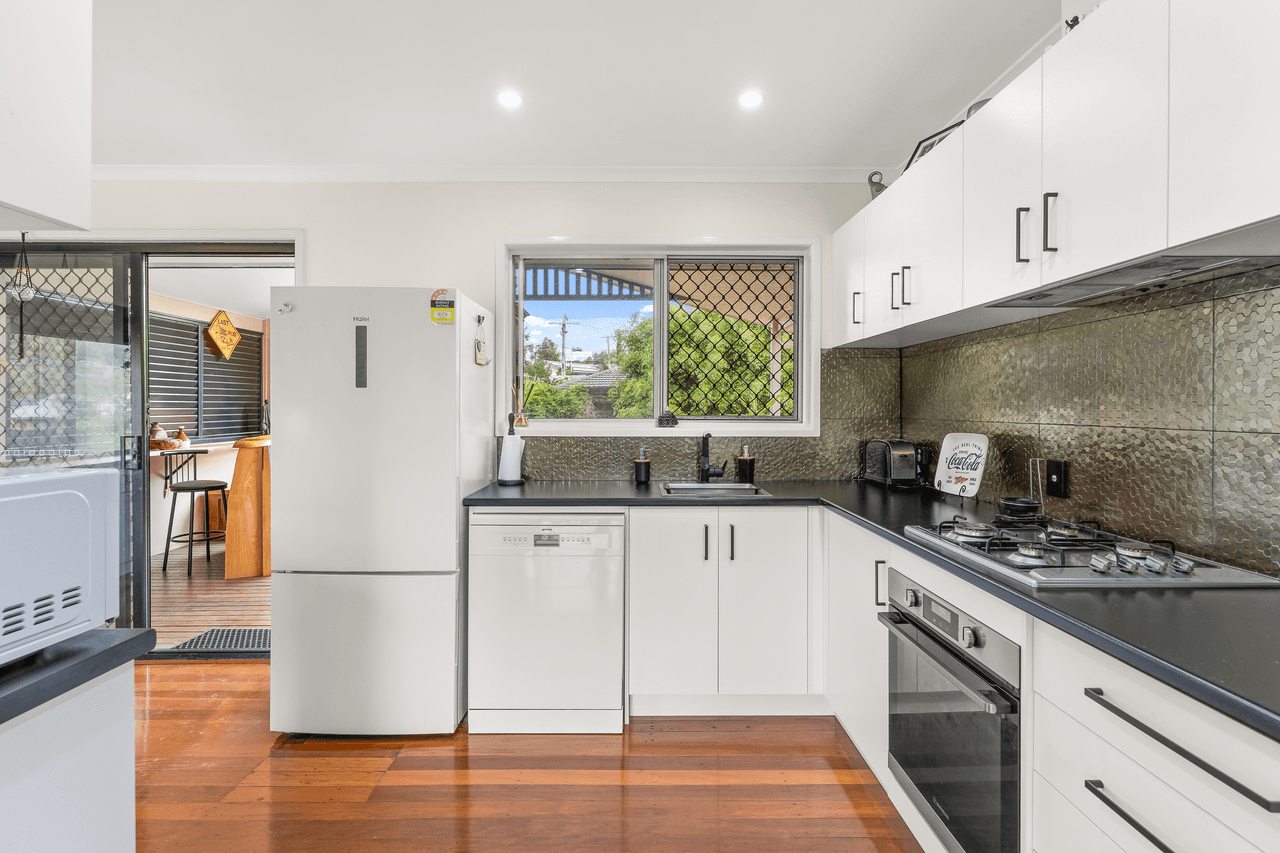 11 Belinda Crescent, SPRINGWOOD, QLD 4127