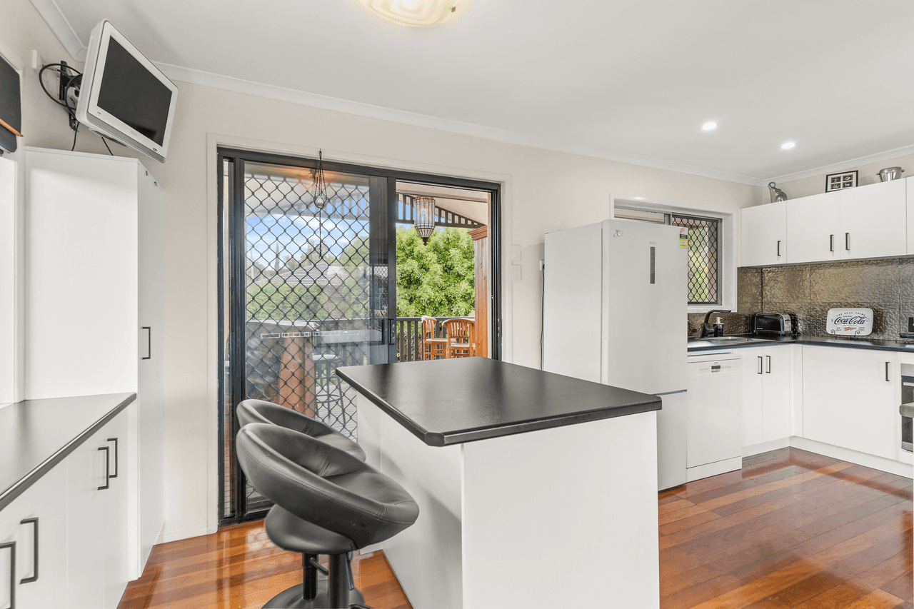 11 Belinda Crescent, SPRINGWOOD, QLD 4127