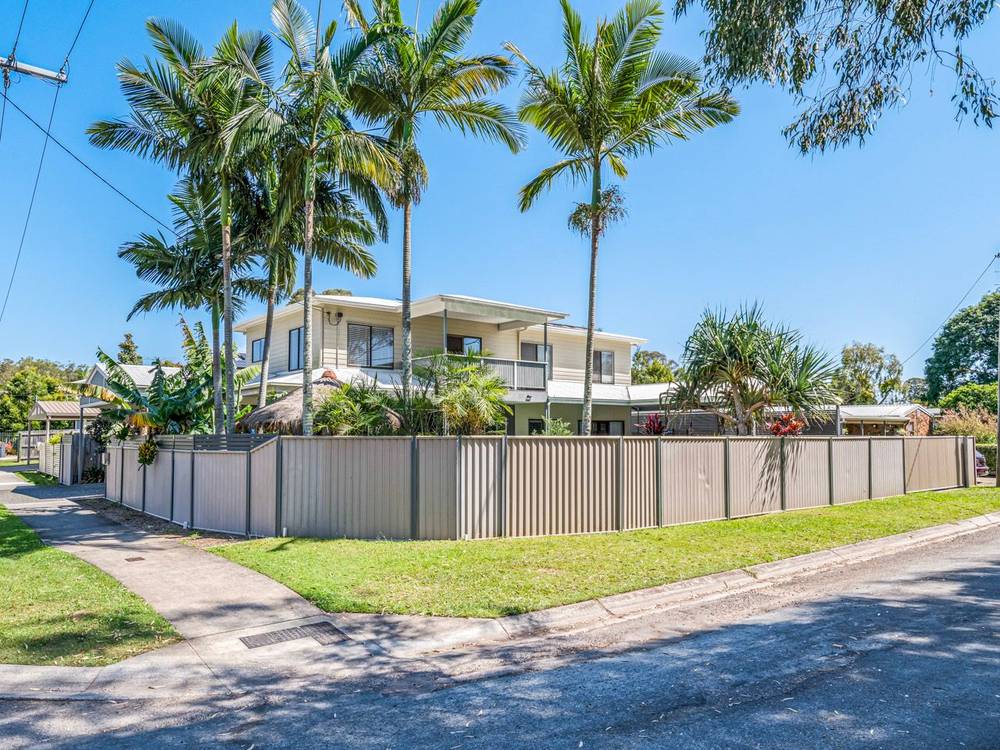 37 STRADBROKE STREET, REDLAND BAY, QLD 4165