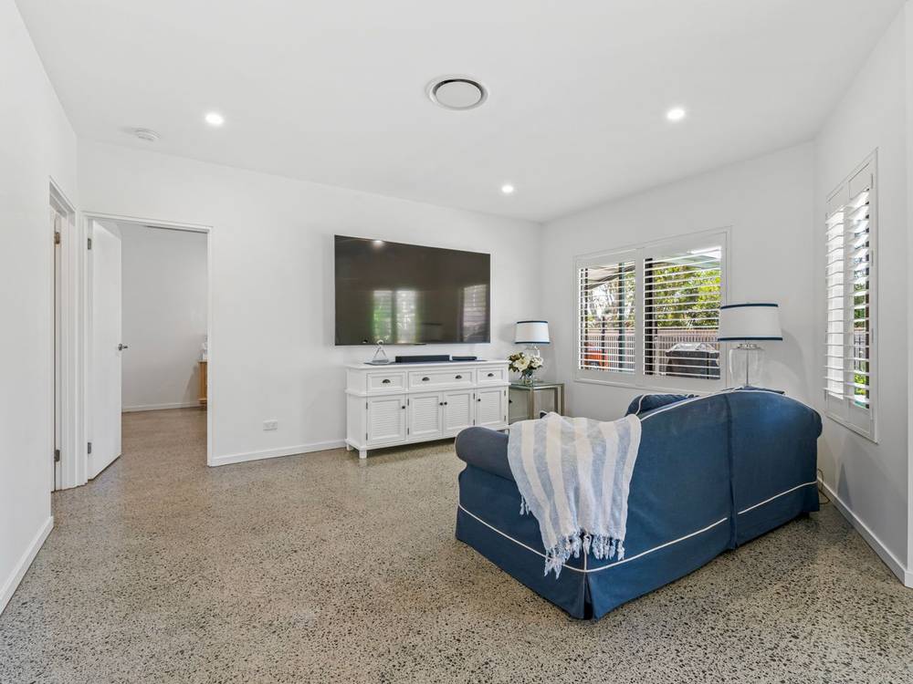 37 STRADBROKE STREET, REDLAND BAY, QLD 4165