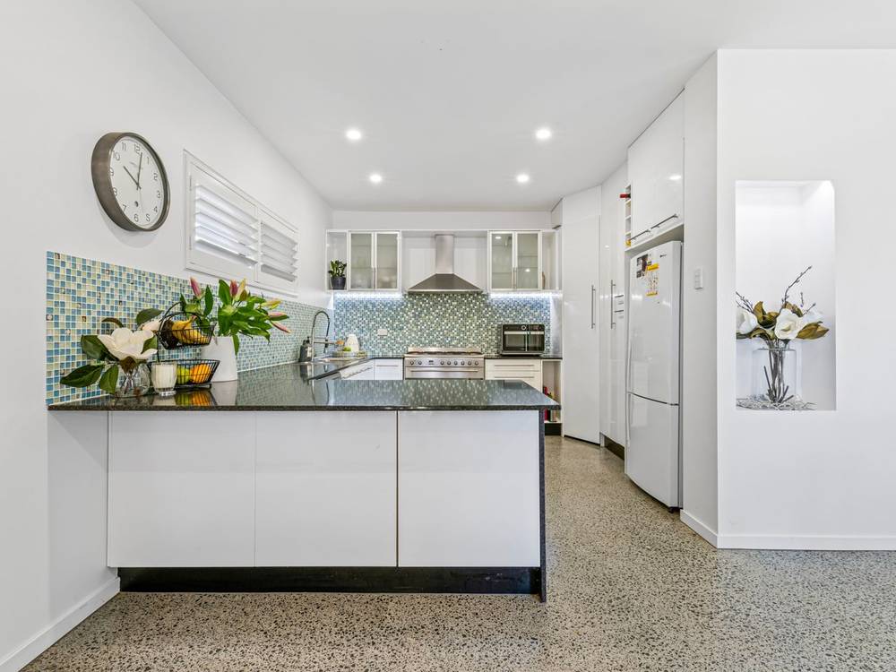 37 STRADBROKE STREET, REDLAND BAY, QLD 4165