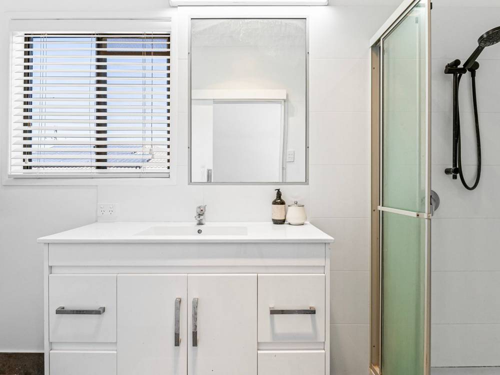 37 STRADBROKE STREET, REDLAND BAY, QLD 4165