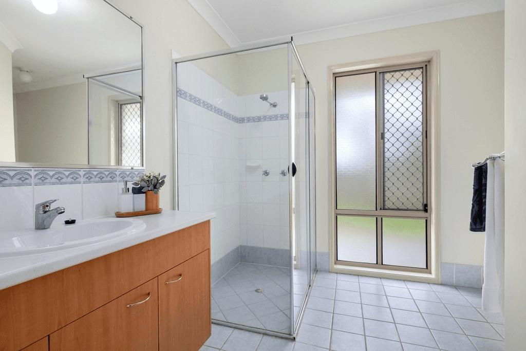 119 Moreton Avenue, WYNNUM, QLD 4178