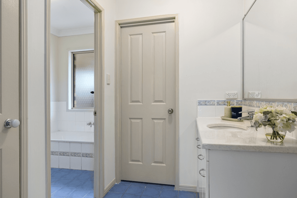 119 Moreton Avenue, WYNNUM, QLD 4178