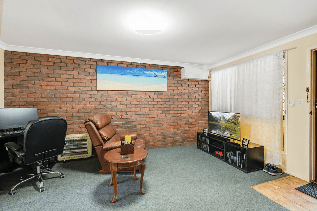 Unit 1 & 2, 11 Hinkler Crescent, WILSONTON, QLD 4350