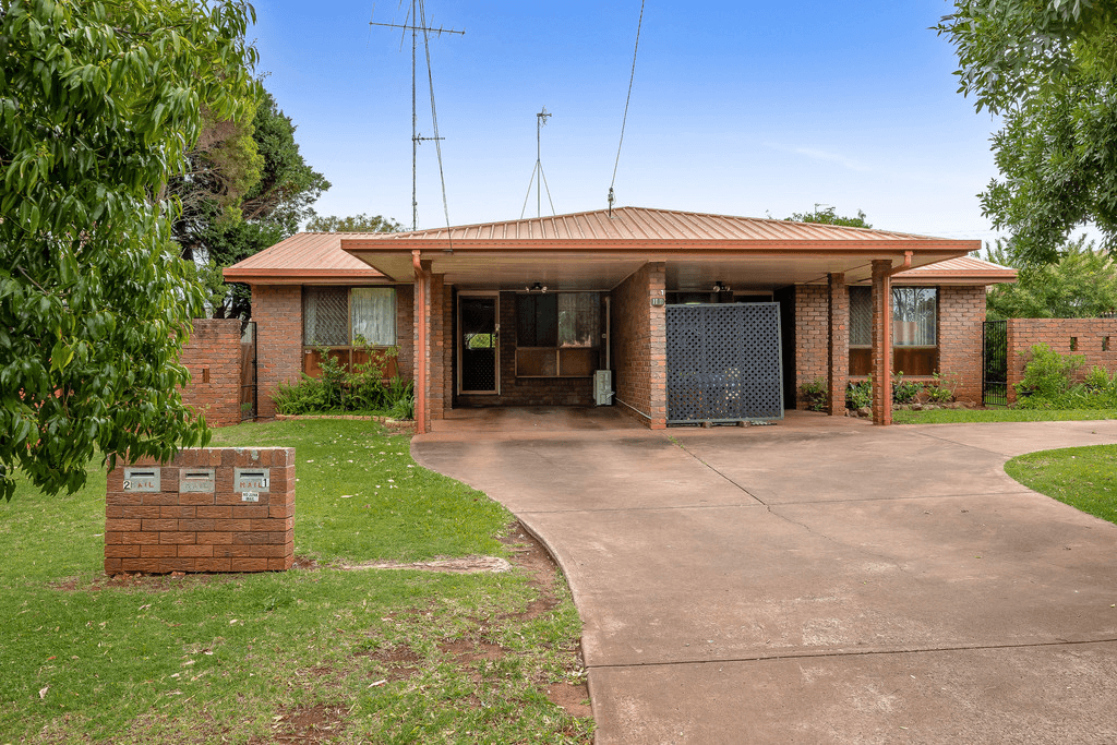 Unit 1 & 2, 11 Hinkler Crescent, WILSONTON, QLD 4350