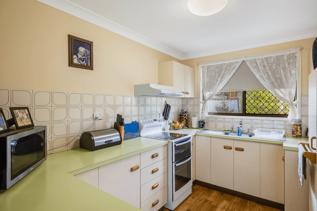 Unit 1 & 2, 11 Hinkler Crescent, WILSONTON, QLD 4350