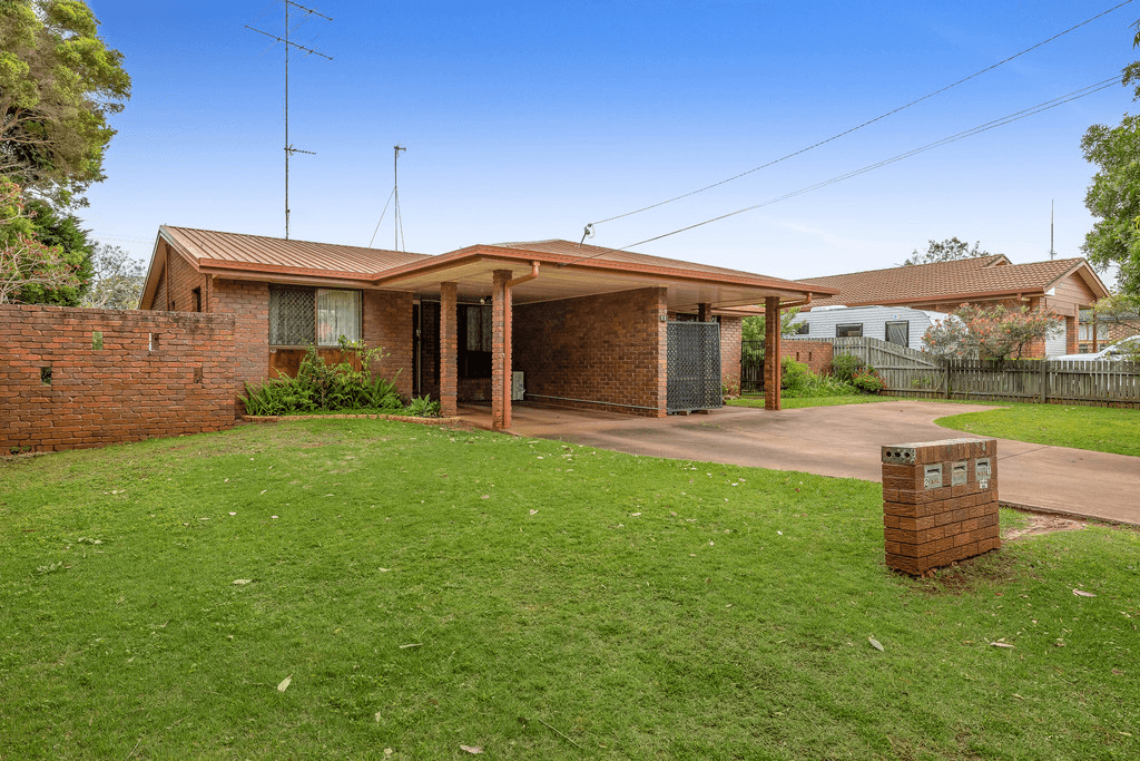 Unit 1 & 2, 11 Hinkler Crescent, WILSONTON, QLD 4350