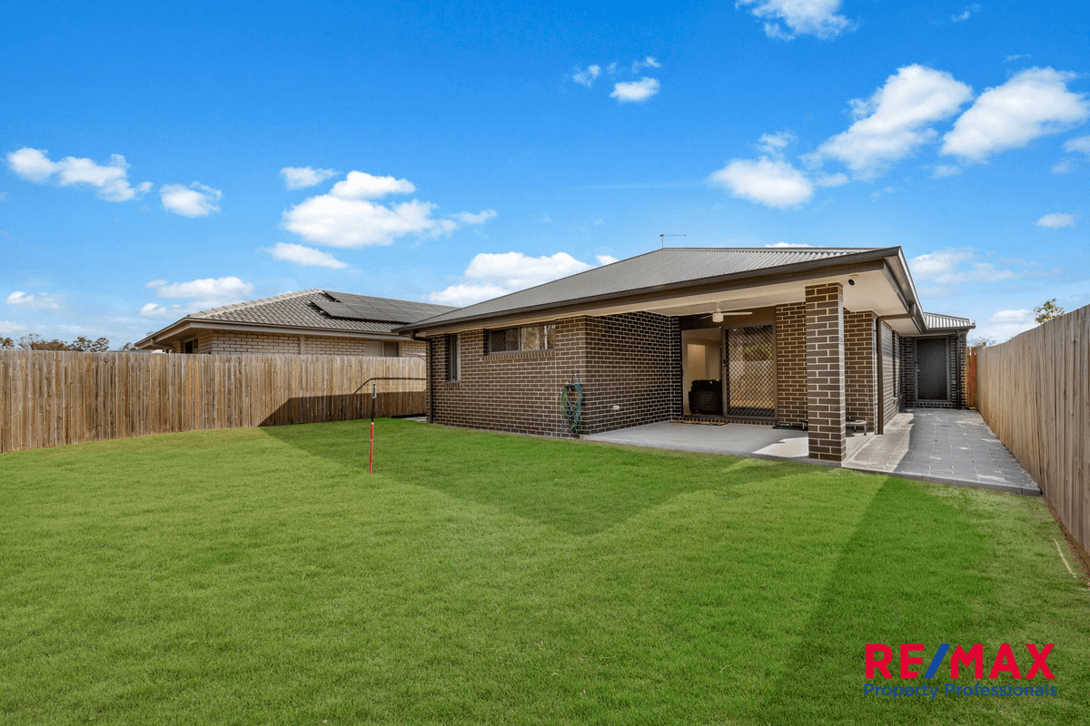 100 Pebble Creek Way, South Maclean, QLD 4280