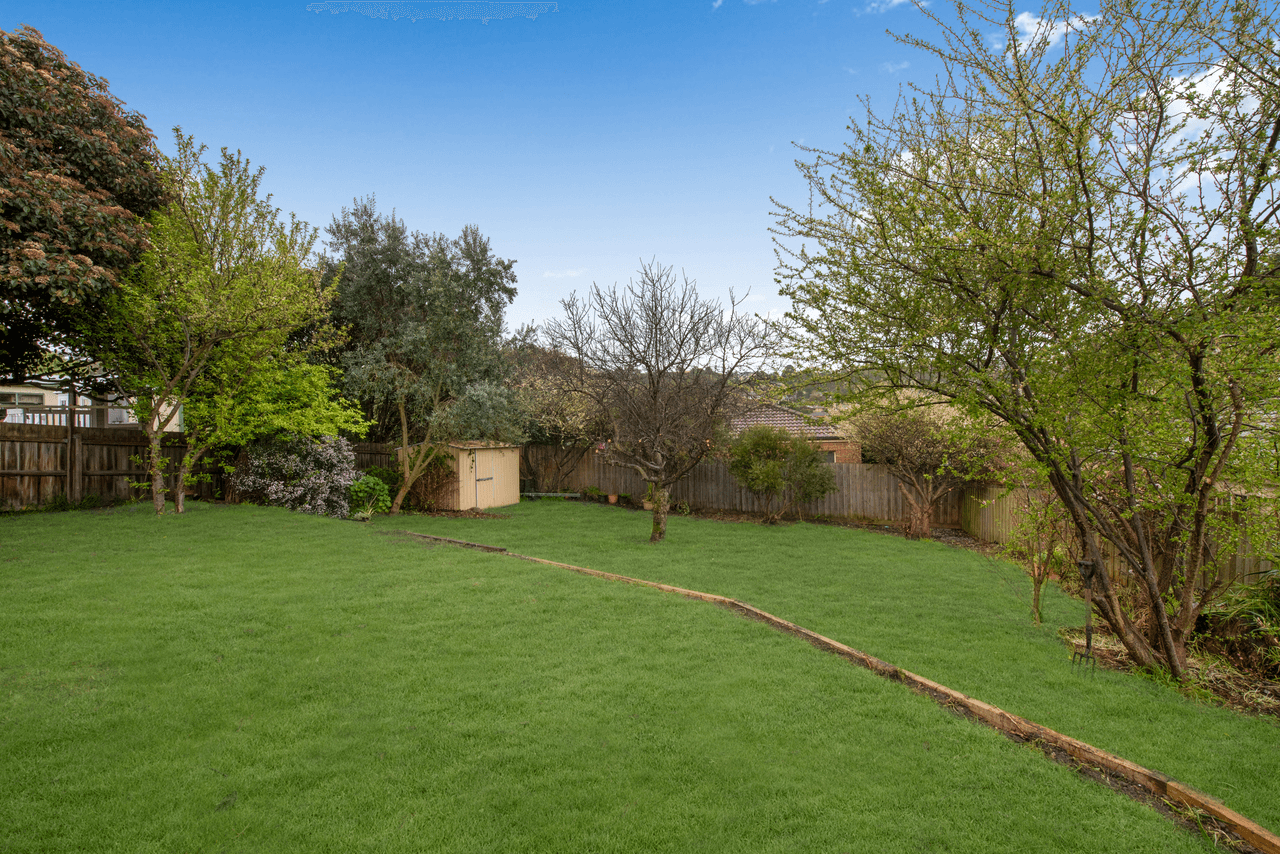 135 Eagle Drive, PAKENHAM, VIC 3810