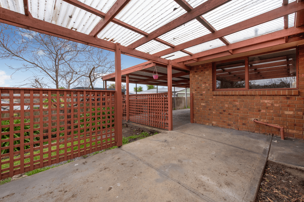 135 Eagle Drive, PAKENHAM, VIC 3810