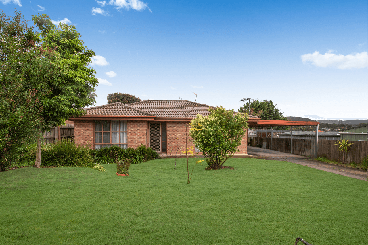 135 Eagle Drive, PAKENHAM, VIC 3810