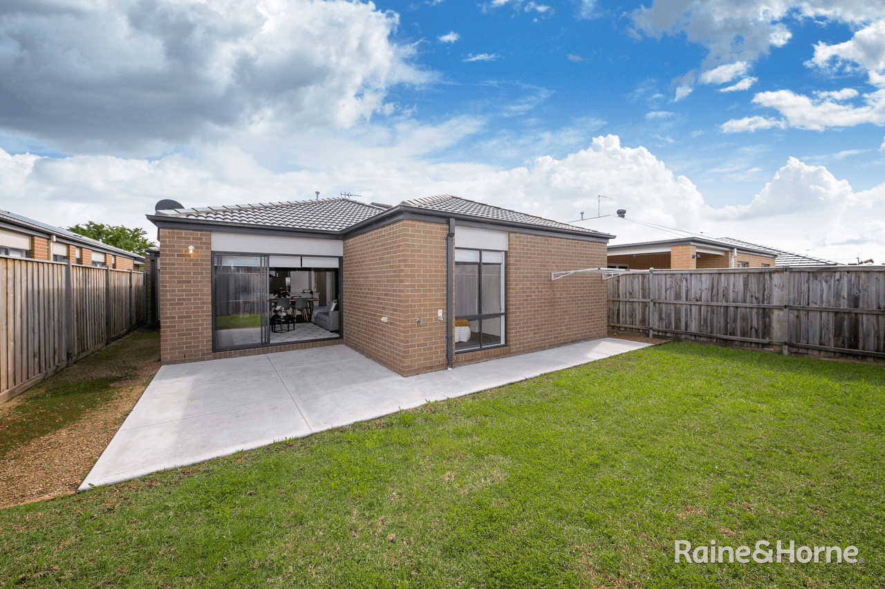 30 Fairfield Crescent, DIGGERS REST, VIC 3427