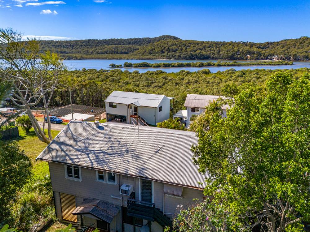 13 Naples Drive, RUSSELL ISLAND, QLD 4184