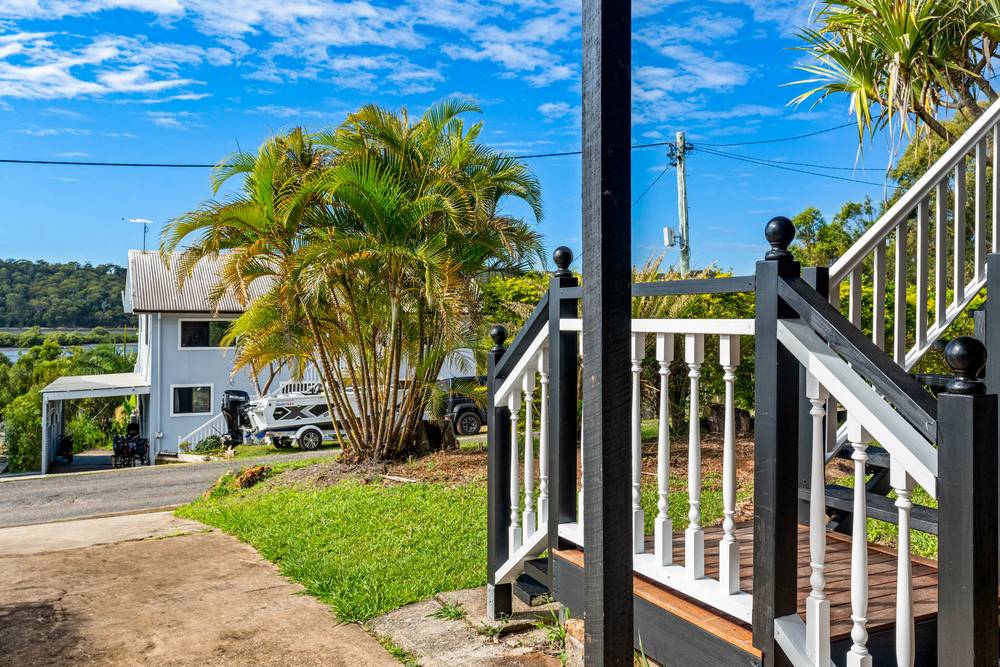 13 Naples Drive, RUSSELL ISLAND, QLD 4184