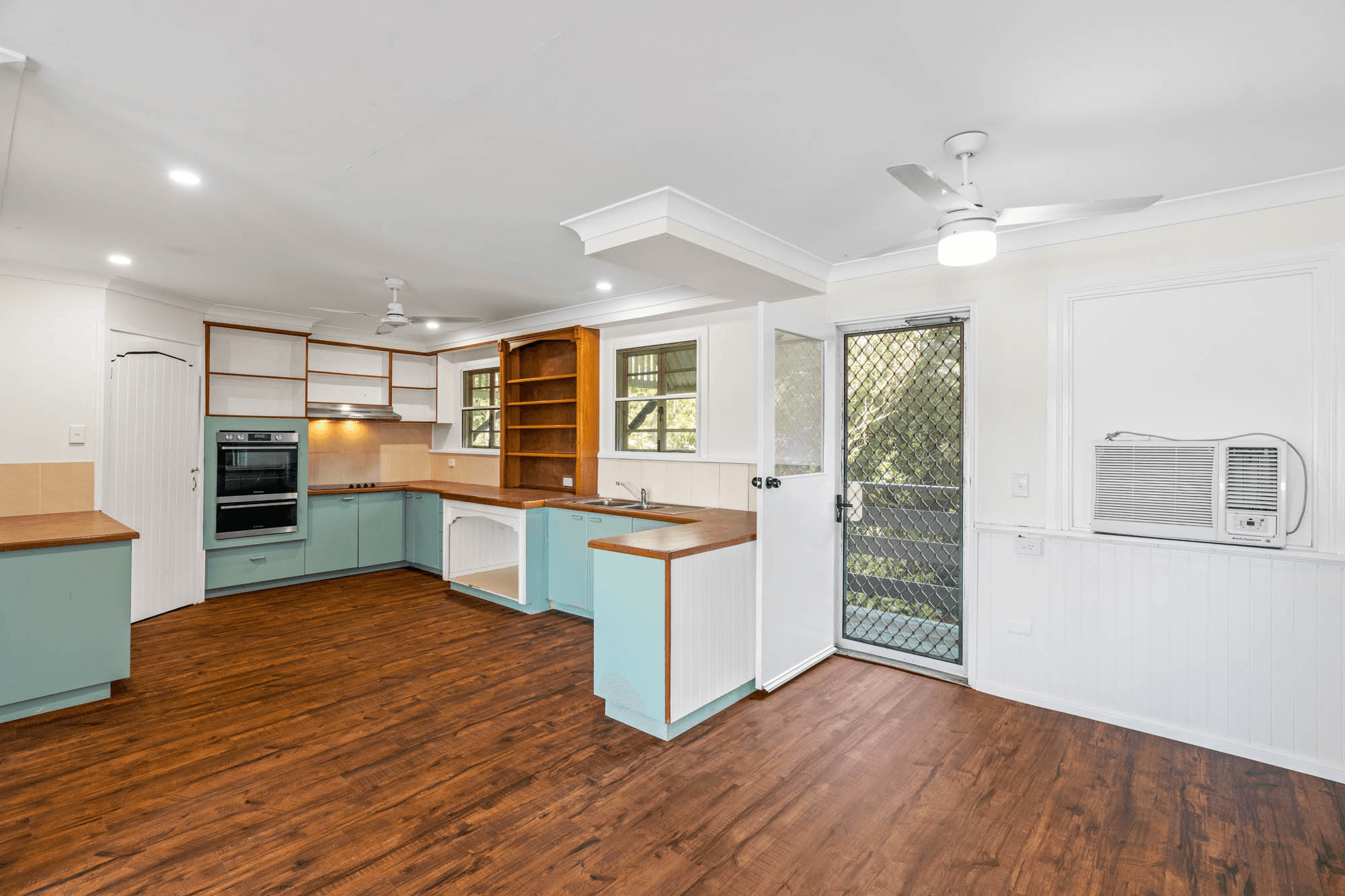 13 Naples Drive, RUSSELL ISLAND, QLD 4184