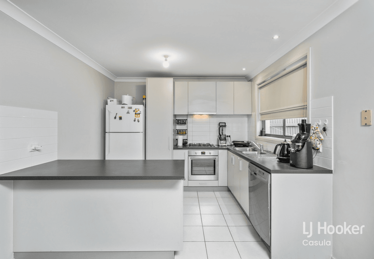 20 Northampton Drive, GLENFIELD, NSW 2167