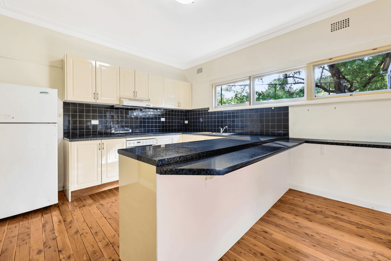 2 Varley Avenue, TAMWORTH, NSW 2340