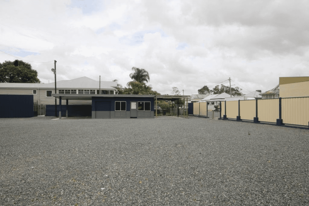 124 & 126 Gladstone Road, ALLENSTOWN, QLD 4700