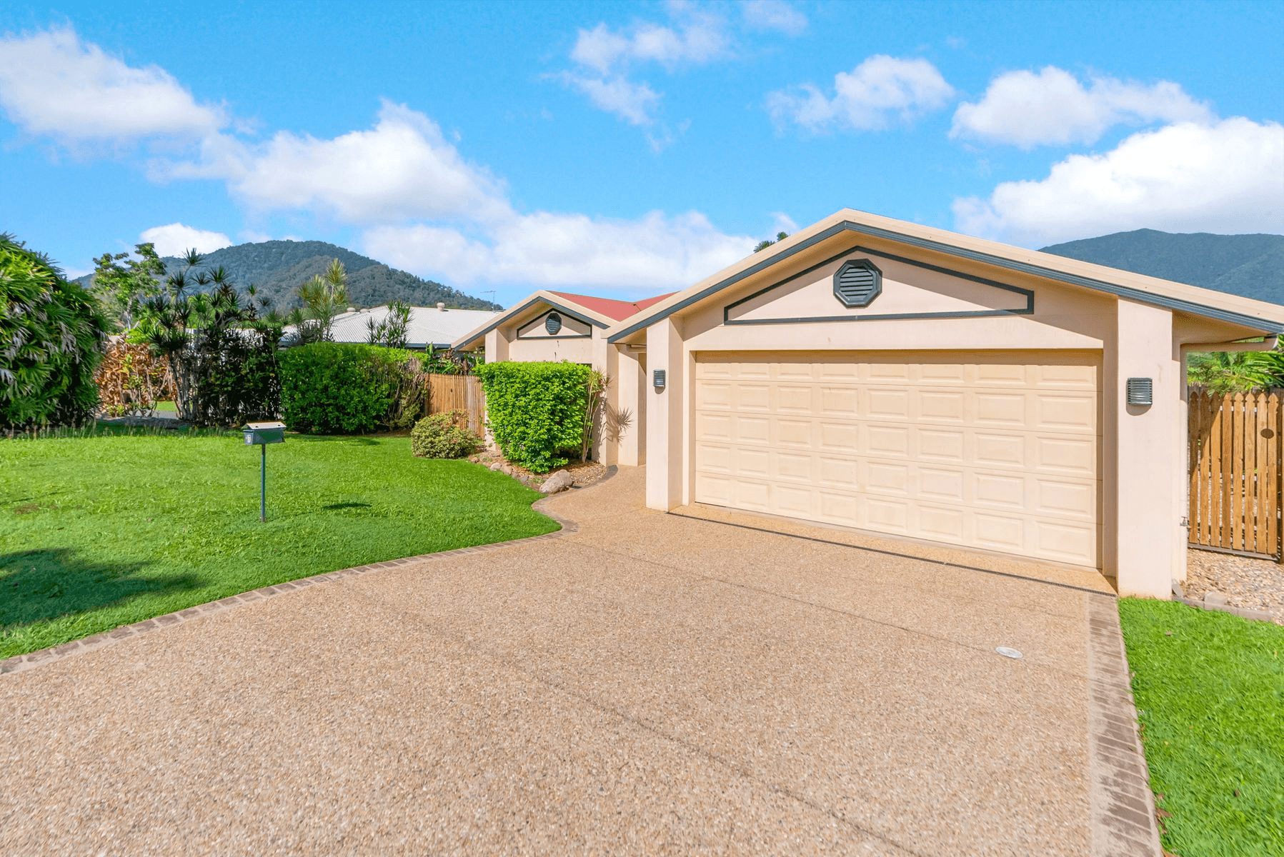 17 Saint Albans Close, BRINSMEAD, QLD 4870