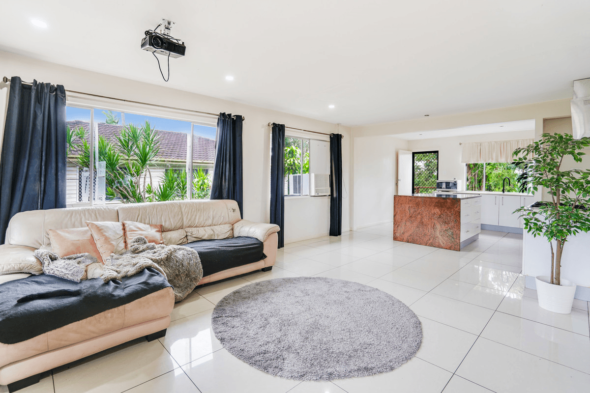 17 Saint Johns Way, Boronia Heights, QLD 4124