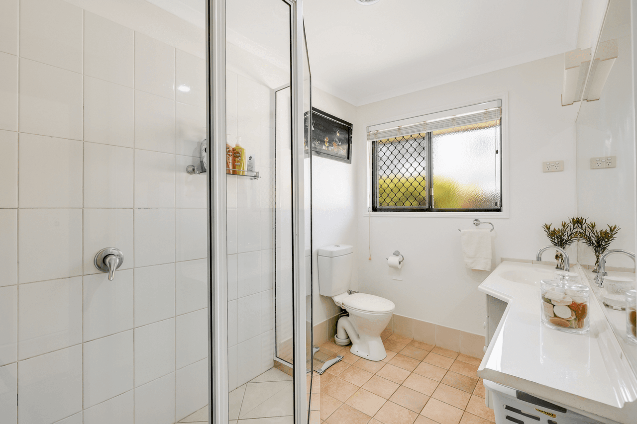 12 Fairview Crescent, HIGHFIELDS, QLD 4352