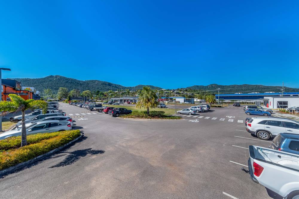 Reef Plaza Cnr Shute Harbour Rd/Paluma Rd, CANNONVALE, QLD 4802