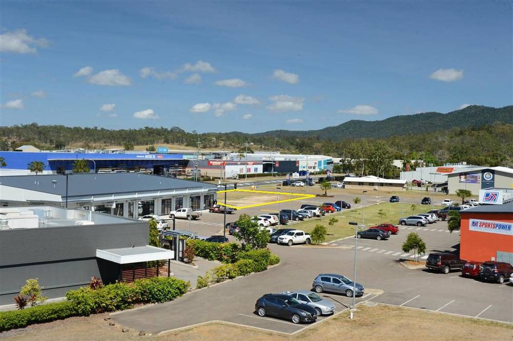 Reef Plaza Cnr Shute Harbour Rd/Paluma Rd, CANNONVALE, QLD 4802