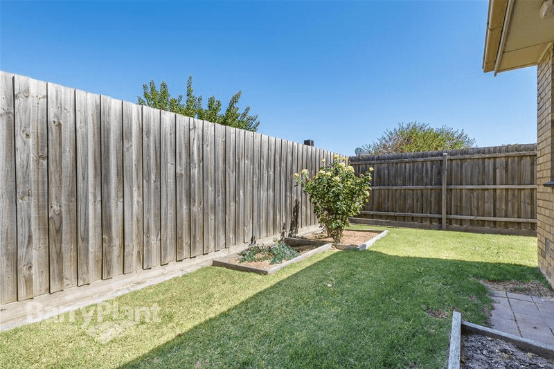 4/16 Robert Street, Dandenong, VIC 3175