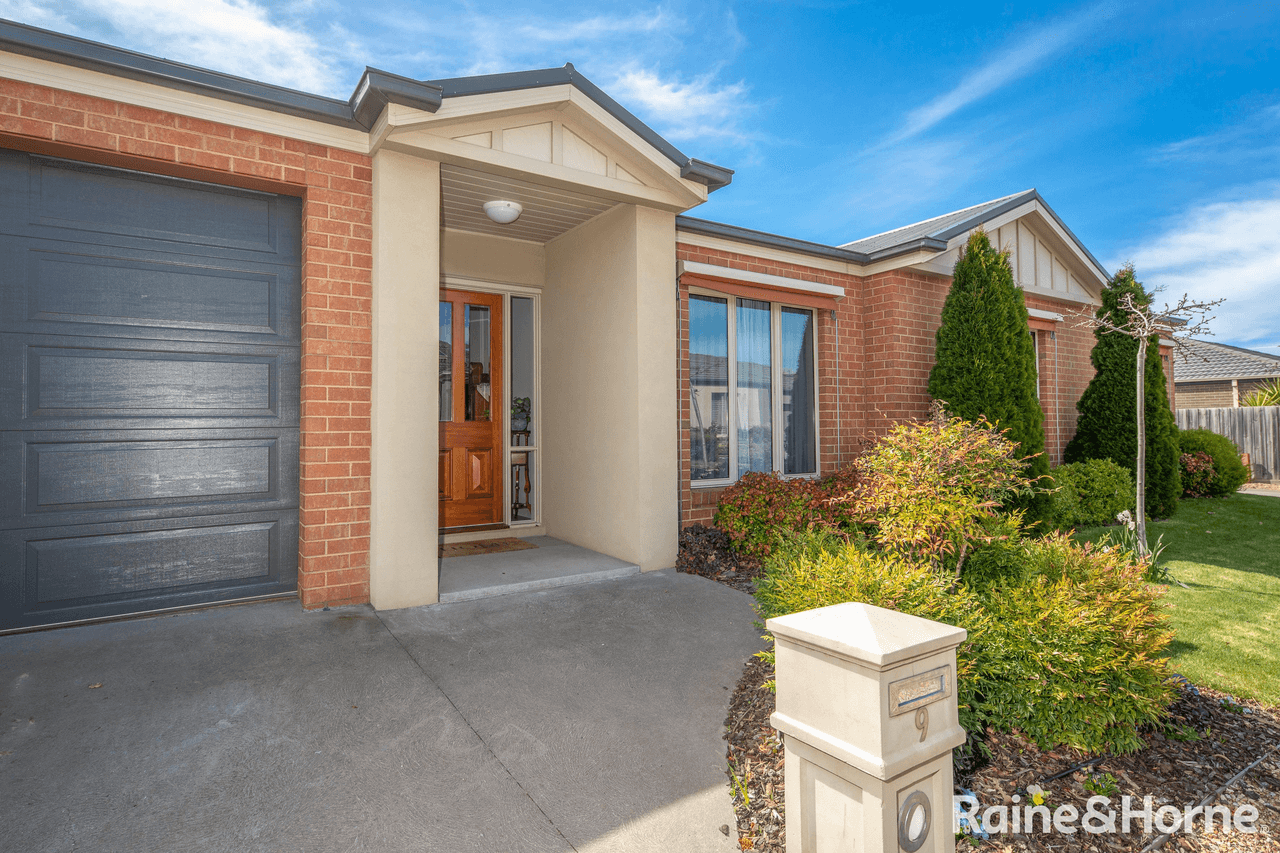 9 Elizabeth Court, RIDDELLS CREEK, VIC 3431