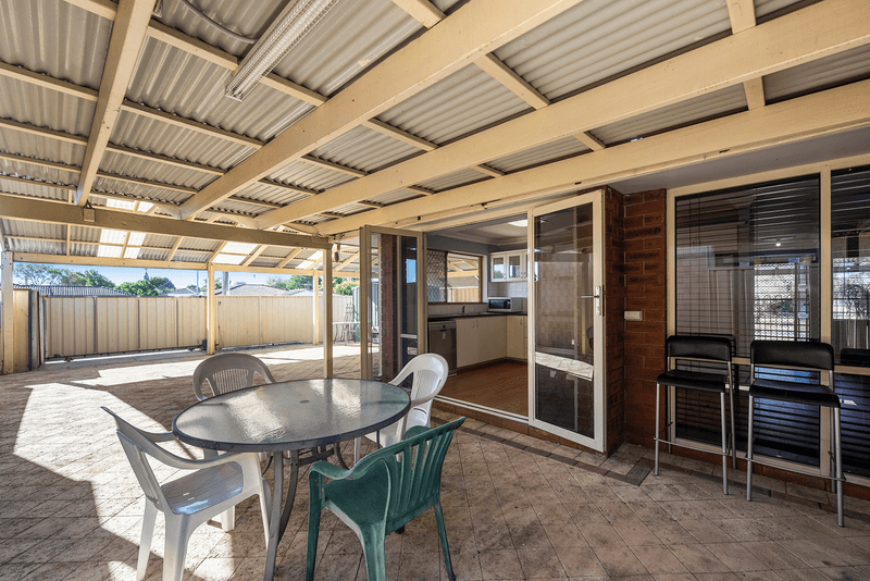 2 Jennings Road, HIGH WYCOMBE, WA 6057