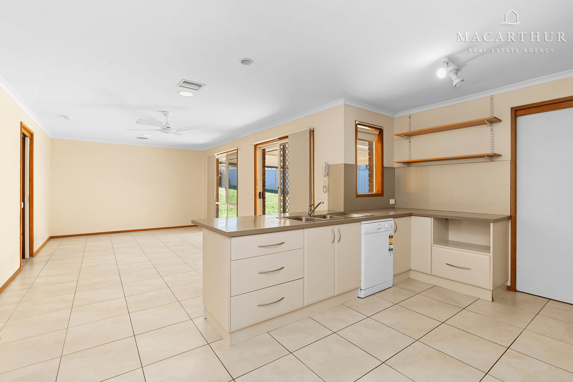 30 Kimberley Drive, Tatton, NSW 2650