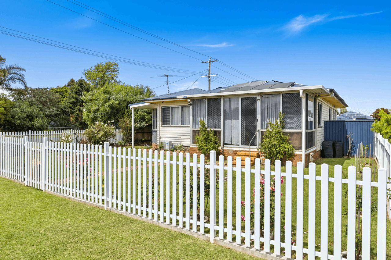 10 Aylmer Street, OAKEY, QLD 4401