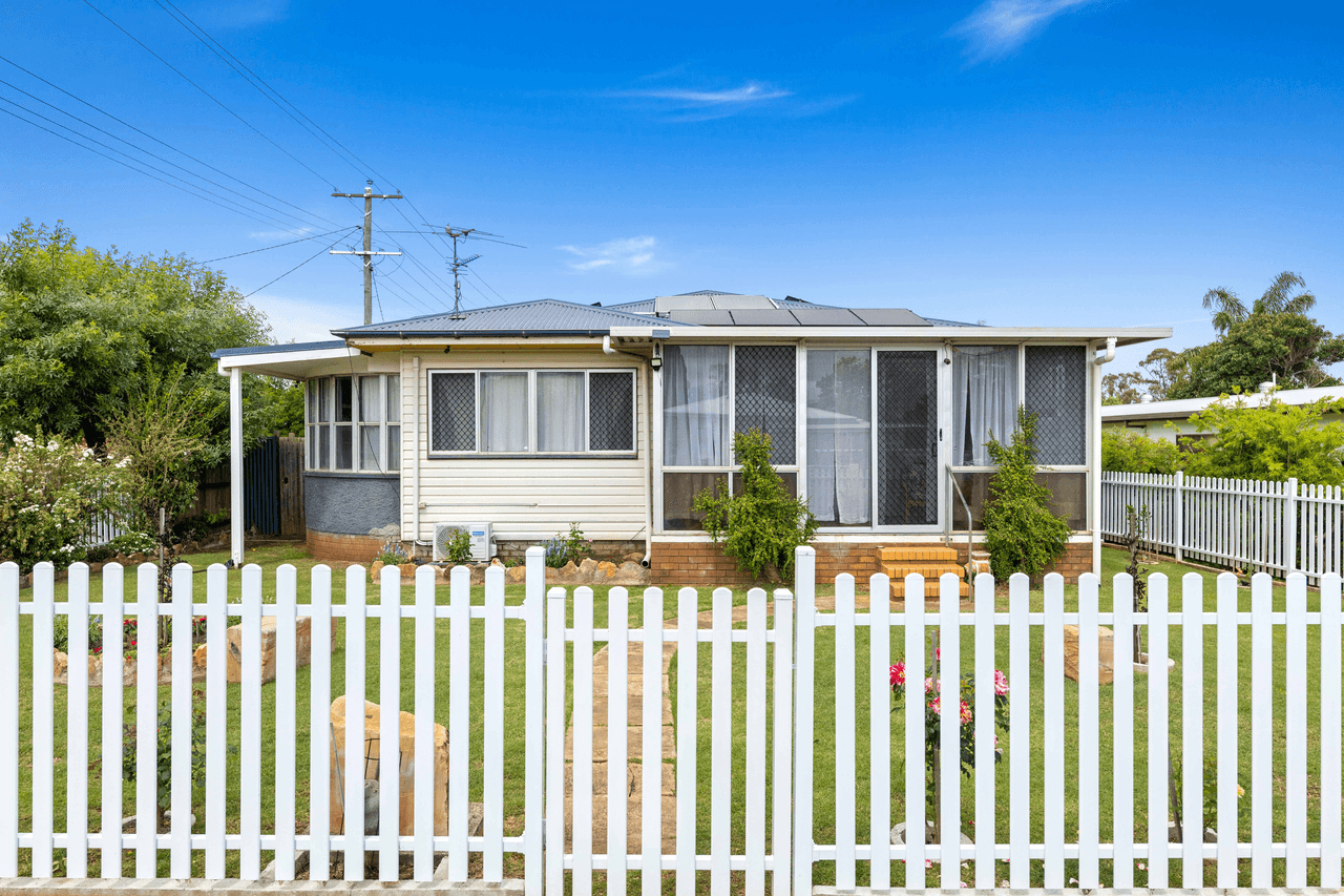 10 Aylmer Street, OAKEY, QLD 4401