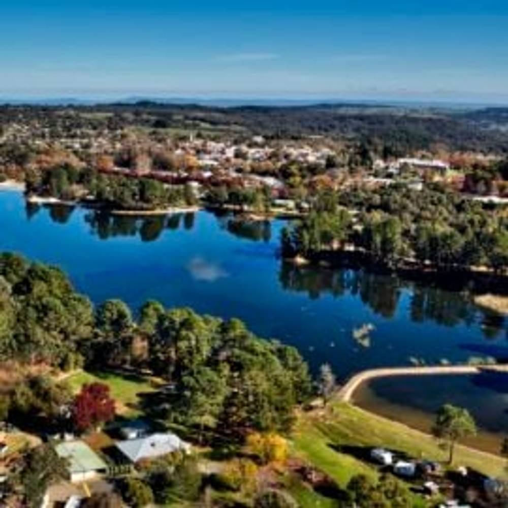 27 Spring Street, BEECHWORTH, VIC 3747