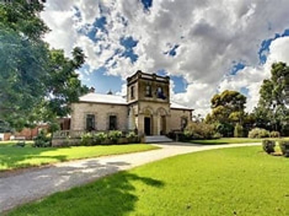 27 Spring Street, BEECHWORTH, VIC 3747