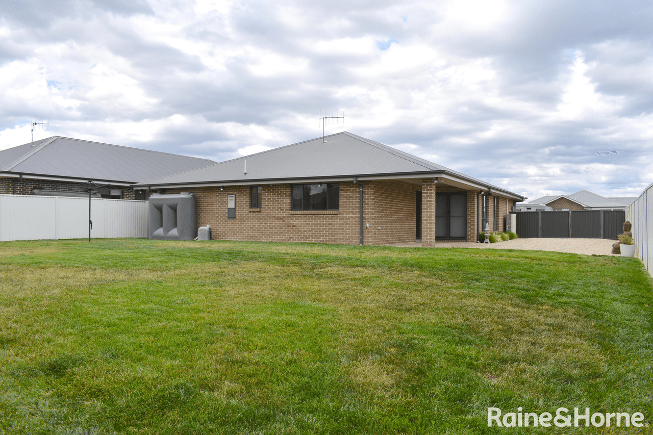 48 Lew Avenue, EGLINTON, NSW 2795