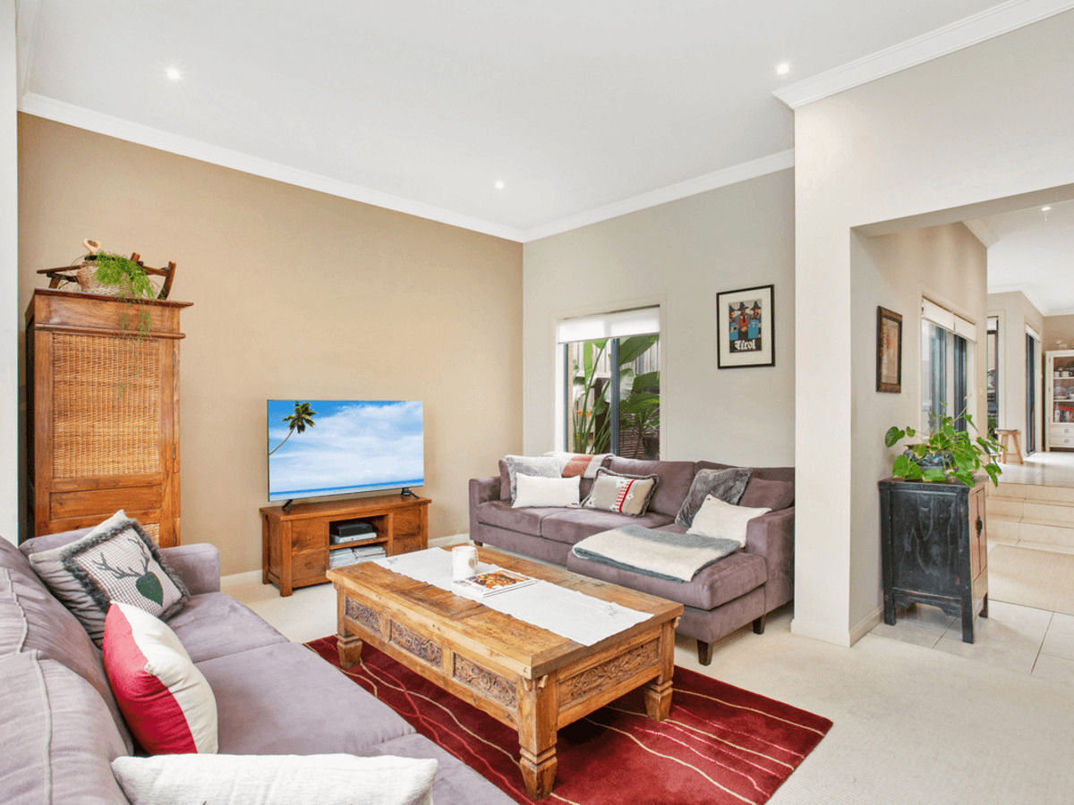 11 Shearwater Drive, WARRIEWOOD, NSW 2102