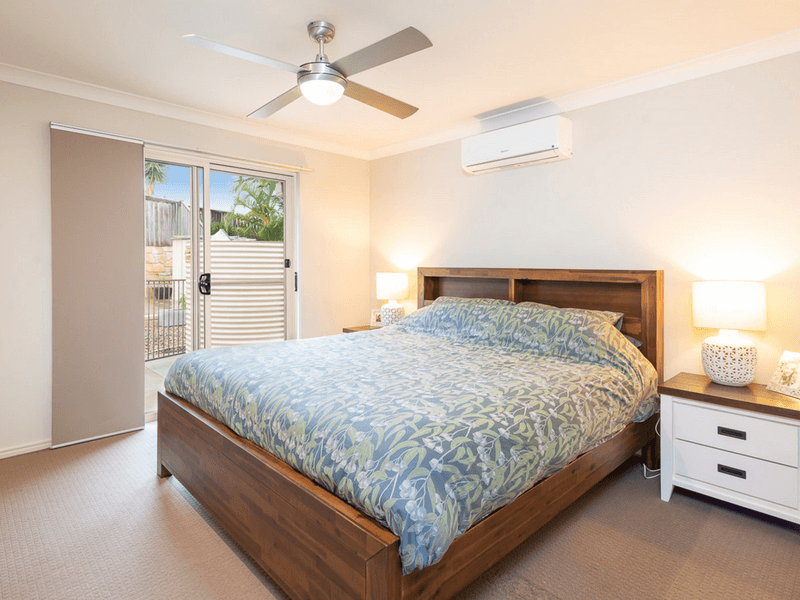 35 Barradeen Circuit, Pacific Pines, QLD 4211