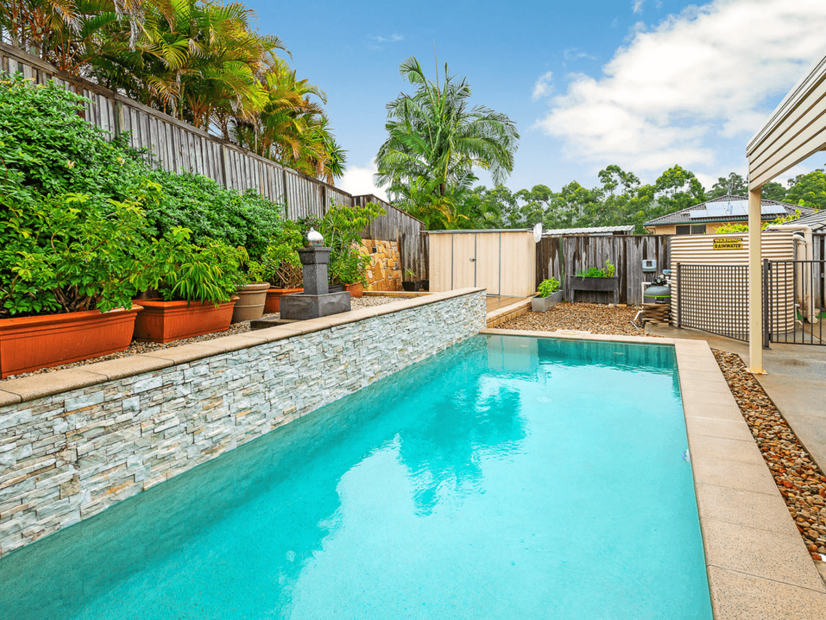 35 Barradeen Circuit, Pacific Pines, QLD 4211