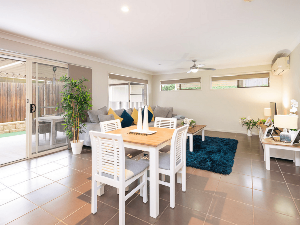 35 Barradeen Circuit, Pacific Pines, QLD 4211